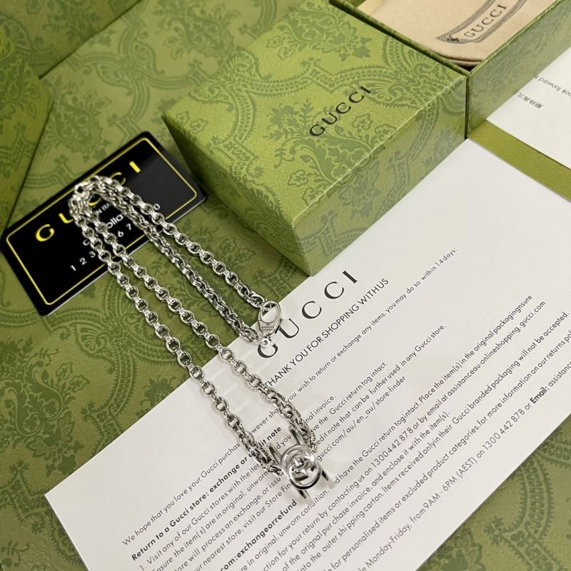 G*u*i necklaces